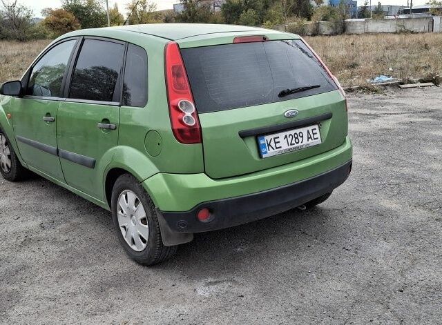 Зелений Форд Фієста, об'ємом двигуна 1.4 л та пробігом 3 тис. км за 3500 $, фото 3 на Automoto.ua
