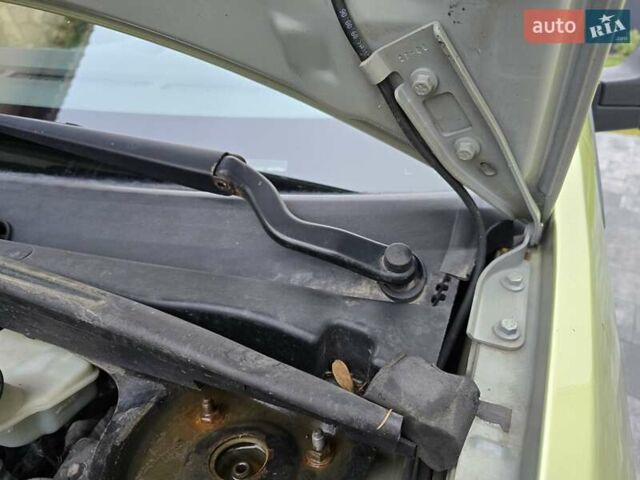 Зеленый Форд Фиеста, объемом двигателя 1.4 л и пробегом 213 тыс. км за 3800 $, фото 27 на Automoto.ua