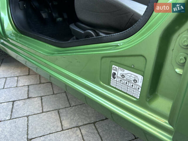 Зелений Форд Фієста, об'ємом двигуна 1.3 л та пробігом 174 тис. км за 3850 $, фото 48 на Automoto.ua