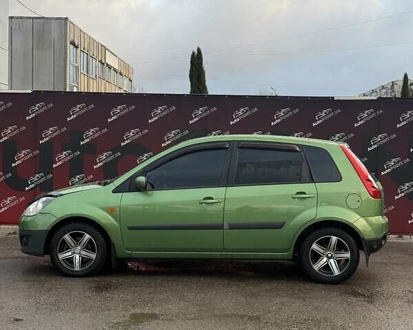 Зеленый Форд Фиеста, объемом двигателя 1.39 л и пробегом 125 тыс. км за 4999 $, фото 4 на Automoto.ua