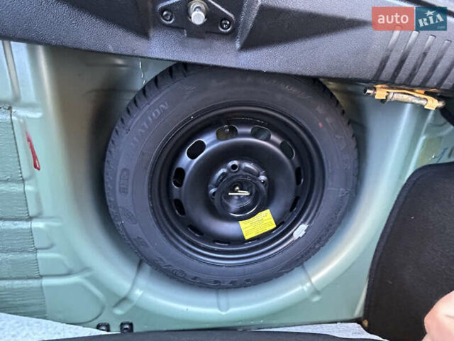 Зелений Форд Фієста, об'ємом двигуна 1.3 л та пробігом 174 тис. км за 3850 $, фото 52 на Automoto.ua