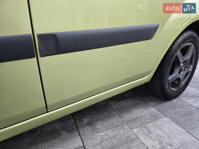 Зеленый Форд Фиеста, объемом двигателя 1.4 л и пробегом 213 тыс. км за 3800 $, фото 34 на Automoto.ua