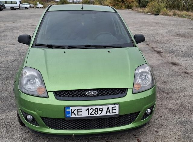 Зелений Форд Фієста, об'ємом двигуна 1.4 л та пробігом 3 тис. км за 3500 $, фото 5 на Automoto.ua