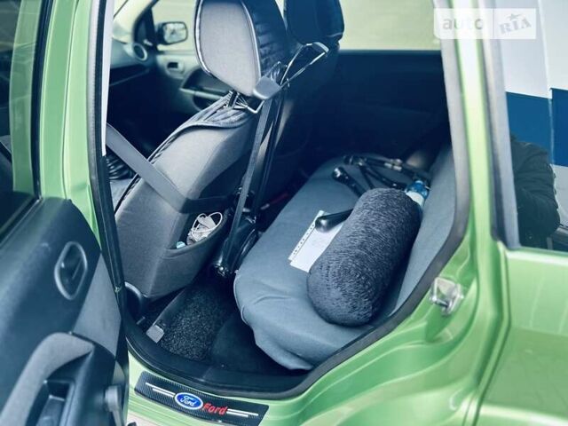 Зелений Форд Фієста, об'ємом двигуна 1.3 л та пробігом 98 тис. км за 5500 $, фото 5 на Automoto.ua