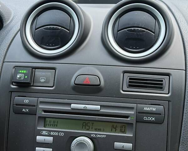 Зеленый Форд Фиеста, объемом двигателя 1.39 л и пробегом 125 тыс. км за 4999 $, фото 16 на Automoto.ua