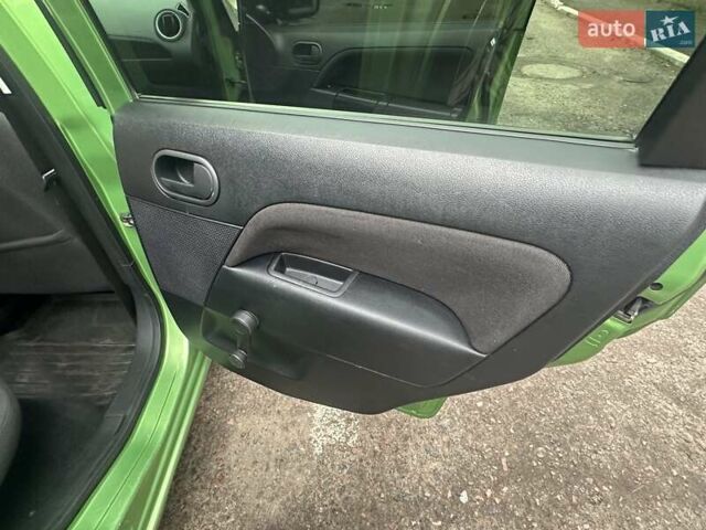 Зеленый Форд Фиеста, объемом двигателя 1.4 л и пробегом 125 тыс. км за 4999 $, фото 22 на Automoto.ua