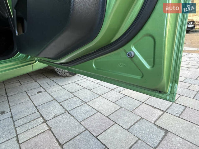 Зелений Форд Фієста, об'ємом двигуна 1.3 л та пробігом 174 тис. км за 3850 $, фото 59 на Automoto.ua