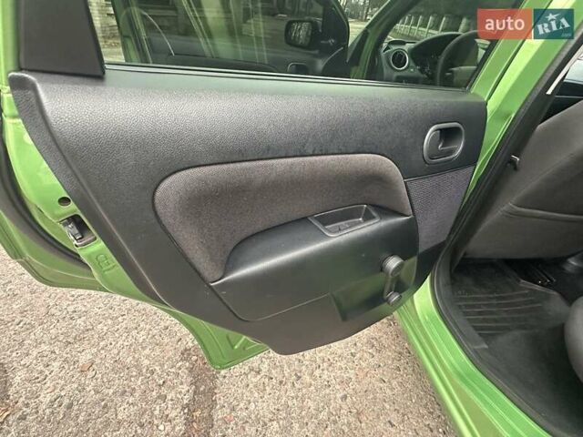 Зеленый Форд Фиеста, объемом двигателя 1.4 л и пробегом 125 тыс. км за 4999 $, фото 27 на Automoto.ua