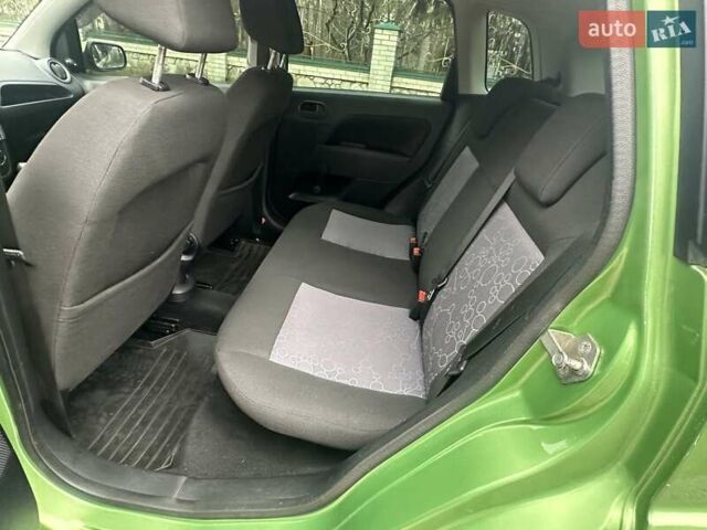 Зеленый Форд Фиеста, объемом двигателя 1.4 л и пробегом 125 тыс. км за 4999 $, фото 28 на Automoto.ua