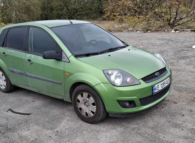 Зелений Форд Фієста, об'ємом двигуна 1.4 л та пробігом 3 тис. км за 3500 $, фото 4 на Automoto.ua