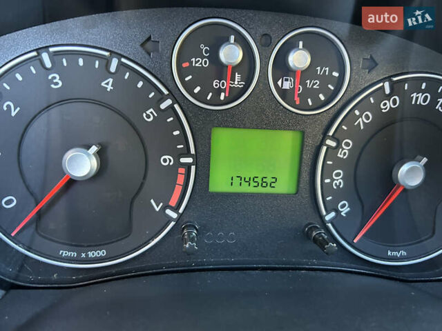 Зелений Форд Фієста, об'ємом двигуна 1.3 л та пробігом 174 тис. км за 3850 $, фото 43 на Automoto.ua