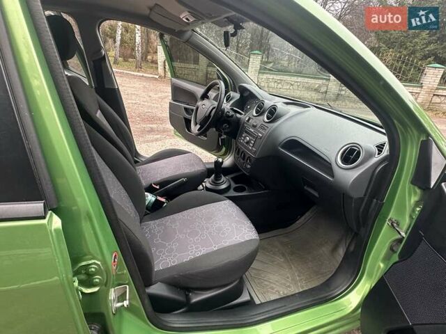 Зеленый Форд Фиеста, объемом двигателя 1.4 л и пробегом 125 тыс. км за 4999 $, фото 17 на Automoto.ua