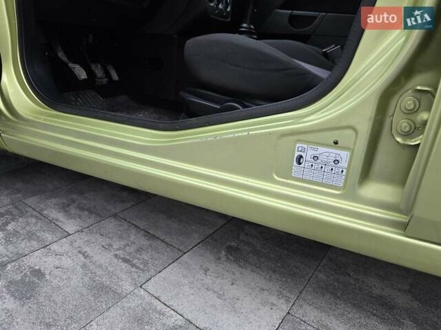 Зеленый Форд Фиеста, объемом двигателя 1.4 л и пробегом 213 тыс. км за 3800 $, фото 33 на Automoto.ua
