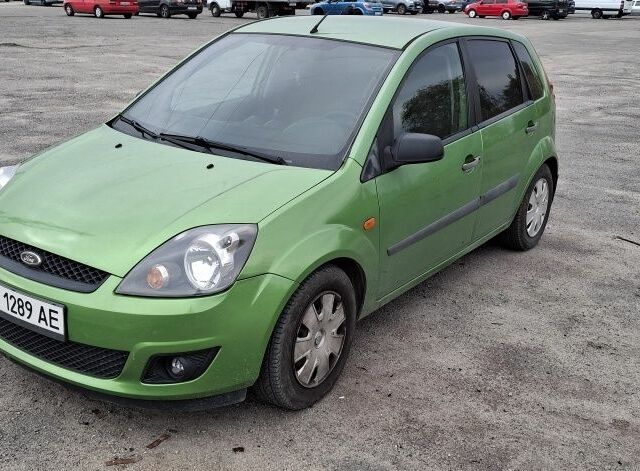 Зелений Форд Фієста, об'ємом двигуна 1.4 л та пробігом 3 тис. км за 3500 $, фото 6 на Automoto.ua
