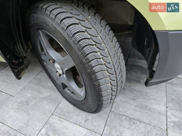 Зеленый Форд Фиеста, объемом двигателя 1.4 л и пробегом 213 тыс. км за 3800 $, фото 52 на Automoto.ua