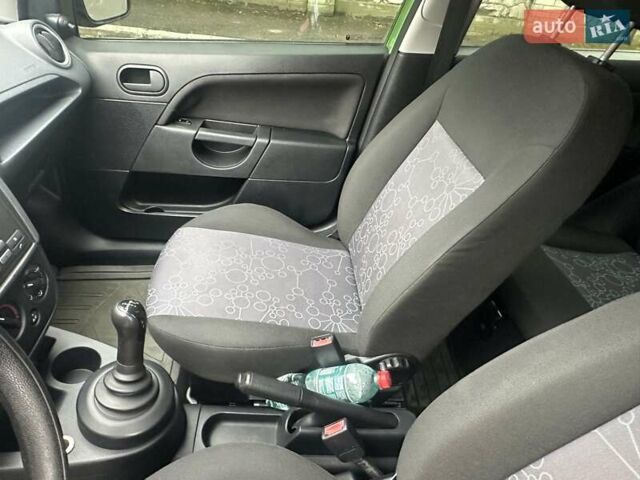 Зеленый Форд Фиеста, объемом двигателя 1.4 л и пробегом 125 тыс. км за 4999 $, фото 37 на Automoto.ua