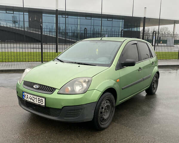 Зелений Форд Фієста, об'ємом двигуна 1.39 л та пробігом 300 тис. км за 2600 $, фото 2 на Automoto.ua