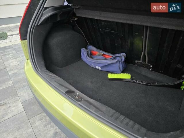 Зеленый Форд Фиеста, объемом двигателя 1.4 л и пробегом 213 тыс. км за 3800 $, фото 26 на Automoto.ua