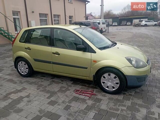 Зеленый Форд Фиеста, объемом двигателя 1.25 л и пробегом 268 тыс. км за 2899 $, фото 5 на Automoto.ua