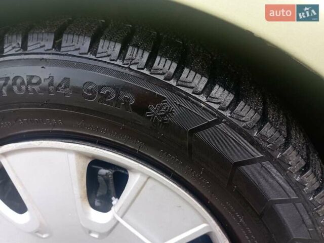 Зеленый Форд Фиеста, объемом двигателя 1.25 л и пробегом 268 тыс. км за 2899 $, фото 9 на Automoto.ua