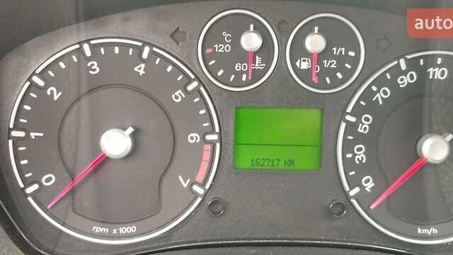 Зеленый Форд Фиеста, объемом двигателя 1.39 л и пробегом 163 тыс. км за 4300 $, фото 7 на Automoto.ua