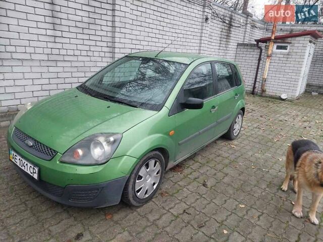 Зелений Форд Фієста, об'ємом двигуна 1.24 л та пробігом 197 тис. км за 3050 $, фото 5 на Automoto.ua