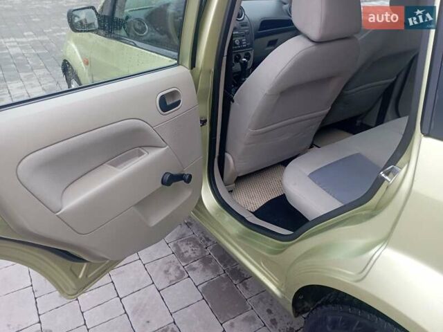 Зеленый Форд Фиеста, объемом двигателя 1.25 л и пробегом 268 тыс. км за 2899 $, фото 10 на Automoto.ua