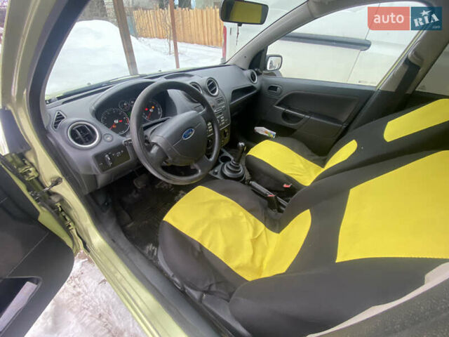 Зелений Форд Фієста, об'ємом двигуна 1.4 л та пробігом 141 тис. км за 3300 $, фото 7 на Automoto.ua