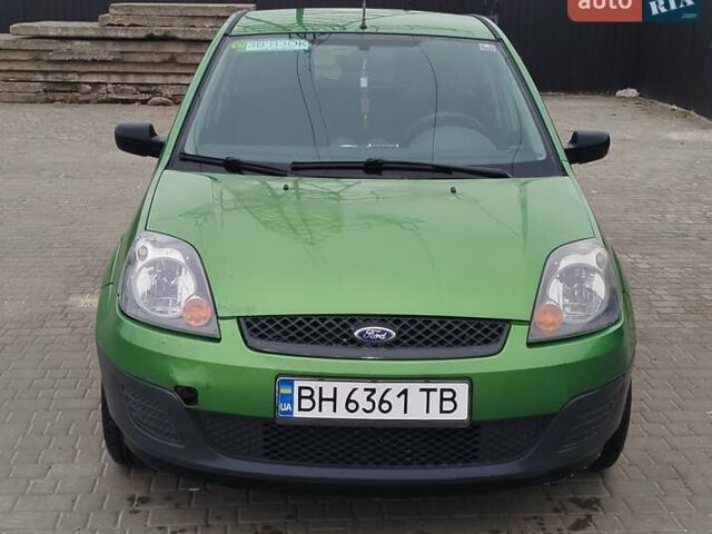Зеленый Форд Фиеста, объемом двигателя 1.39 л и пробегом 163 тыс. км за 4300 $, фото 3 на Automoto.ua
