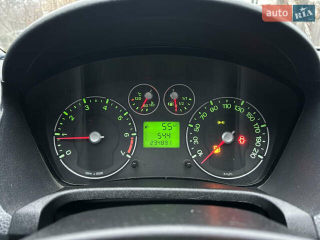 Зеленый Форд Фиеста, объемом двигателя 1.3 л и пробегом 235 тыс. км за 3700 $, фото 18 на Automoto.ua