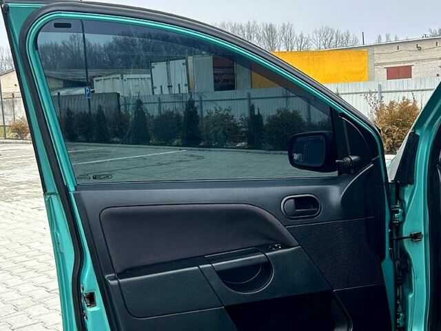 Зеленый Форд Фиеста, объемом двигателя 1.3 л и пробегом 235 тыс. км за 3700 $, фото 9 на Automoto.ua