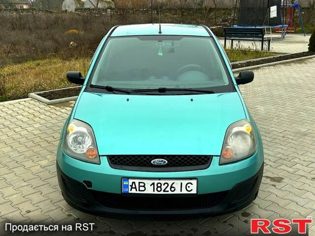 Зеленый Форд Фиеста, объемом двигателя 1.3 л и пробегом 235 тыс. км за 3700 $, фото 5 на Automoto.ua