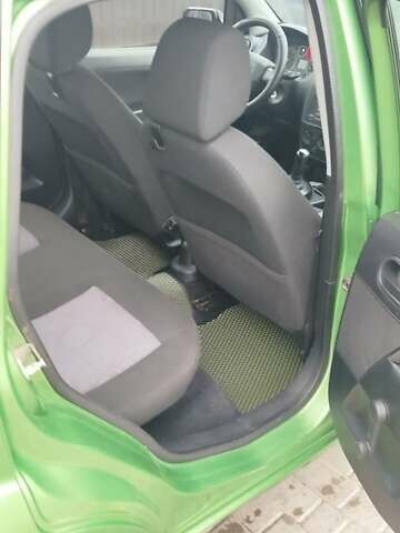 Зеленый Форд Фиеста, объемом двигателя 1.39 л и пробегом 163 тыс. км за 4300 $, фото 10 на Automoto.ua