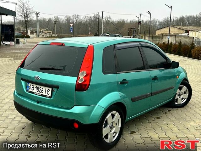 Зеленый Форд Фиеста, объемом двигателя 1.3 л и пробегом 235 тыс. км за 3700 $, фото 3 на Automoto.ua