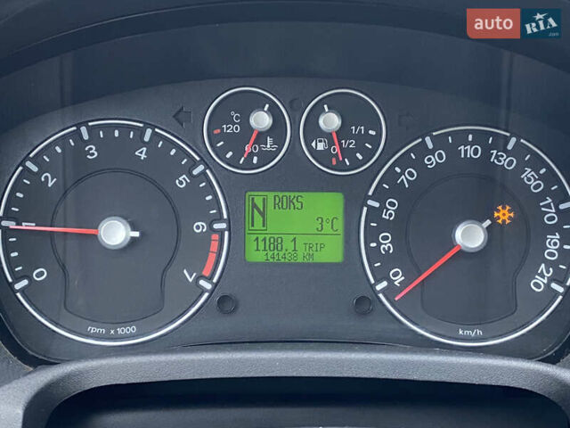 Зелений Форд Фієста, об'ємом двигуна 1.4 л та пробігом 141 тис. км за 3300 $, фото 6 на Automoto.ua