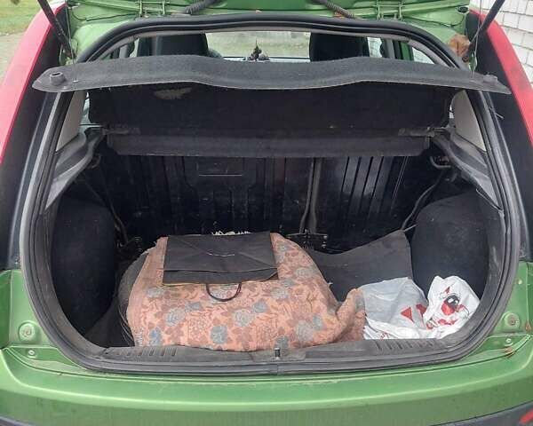 Зелений Форд Фієста, об'ємом двигуна 1.24 л та пробігом 197 тис. км за 3050 $, фото 2 на Automoto.ua