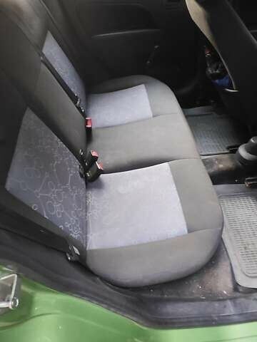 Зелений Форд Фієста, об'ємом двигуна 1.4 л та пробігом 88 тис. км за 4500 $, фото 9 на Automoto.ua