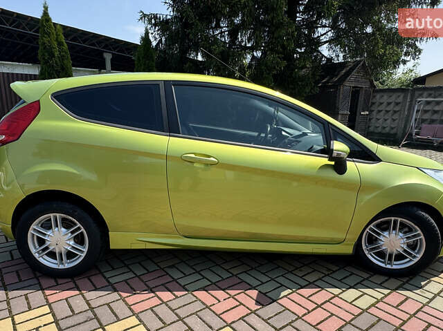 Зеленый Форд Фиеста, объемом двигателя 1.4 л и пробегом 295 тыс. км за 4500 $, фото 7 на Automoto.ua