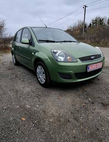 Зеленый Форд Фиеста, объемом двигателя 1.4 л и пробегом 175 тыс. км за 4400 $, фото 1 на Automoto.ua