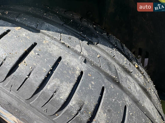 Зеленый Форд Фиеста, объемом двигателя 1.4 л и пробегом 295 тыс. км за 4500 $, фото 19 на Automoto.ua