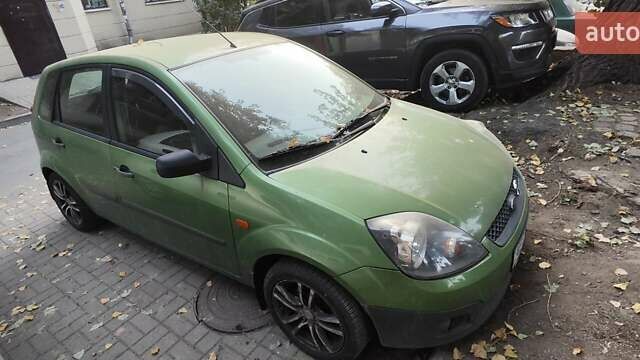 Зелений Форд Фієста, об'ємом двигуна 1.4 л та пробігом 88 тис. км за 4500 $, фото 11 на Automoto.ua
