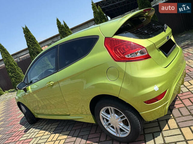 Зеленый Форд Фиеста, объемом двигателя 1.4 л и пробегом 295 тыс. км за 4500 $, фото 4 на Automoto.ua