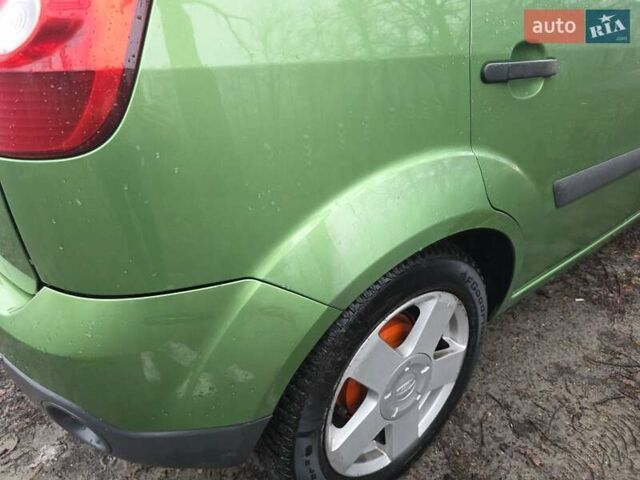 Зеленый Форд Фиеста, объемом двигателя 1.39 л и пробегом 182 тыс. км за 3000 $, фото 6 на Automoto.ua
