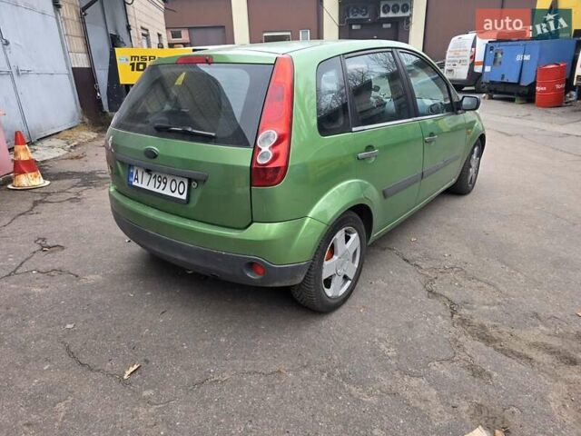 Зеленый Форд Фиеста, объемом двигателя 1.4 л и пробегом 180 тыс. км за 3300 $, фото 4 на Automoto.ua