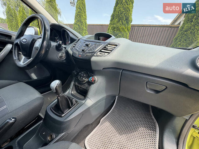 Зеленый Форд Фиеста, объемом двигателя 1.4 л и пробегом 295 тыс. км за 4500 $, фото 10 на Automoto.ua