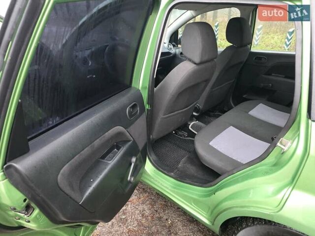 Зеленый Форд Фиеста, объемом двигателя 1.39 л и пробегом 182 тыс. км за 3000 $, фото 8 на Automoto.ua