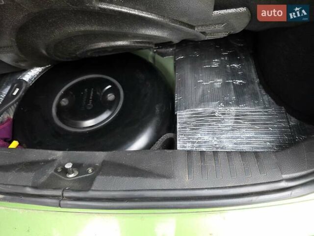 Зеленый Форд Фиеста, объемом двигателя 1.4 л и пробегом 180 тыс. км за 3300 $, фото 23 на Automoto.ua