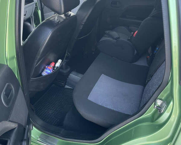 Зеленый Форд Фиеста, объемом двигателя 1.4 л и пробегом 168 тыс. км за 4200 $, фото 8 на Automoto.ua