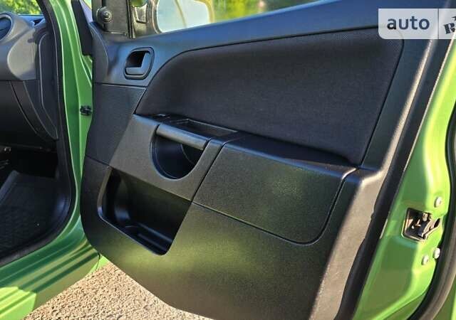 Зелений Форд Фієста, об'ємом двигуна 1.25 л та пробігом 122 тис. км за 6200 $, фото 39 на Automoto.ua