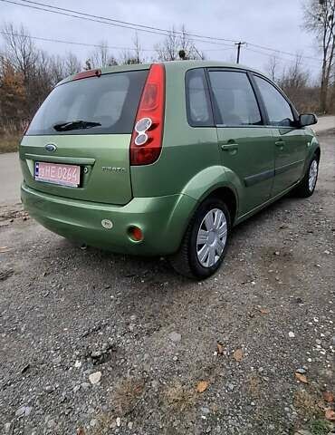 Зеленый Форд Фиеста, объемом двигателя 1.4 л и пробегом 175 тыс. км за 4400 $, фото 3 на Automoto.ua